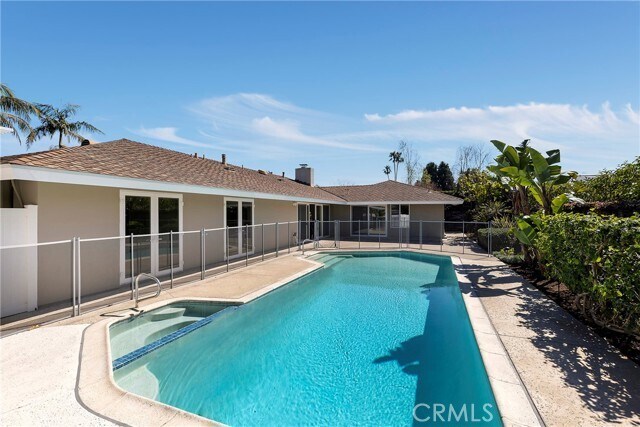 Building Photo - 1901 Altura Dr