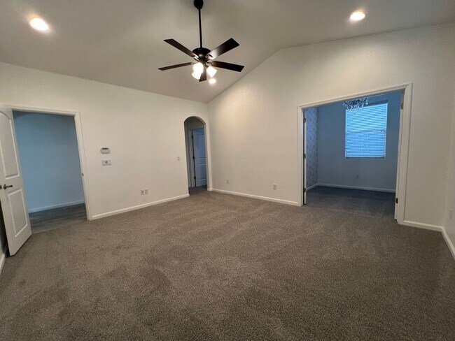 Building Photo - 2724 Tecopa Ave