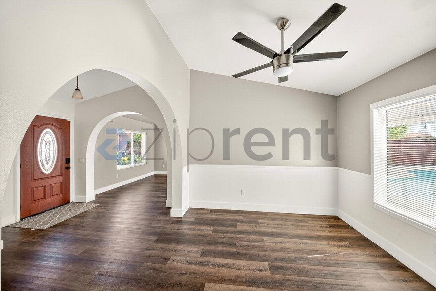 Building Photo - 318 Mesa Verde Ave