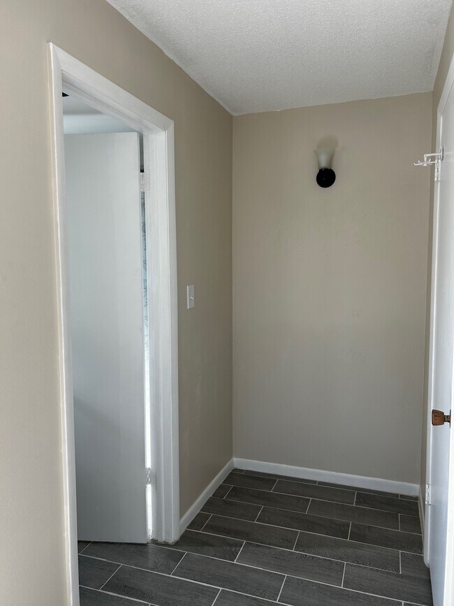 Master Suite - 145 174th Ave E