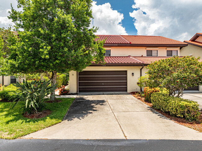Building Photo - 3120 River Villa Way