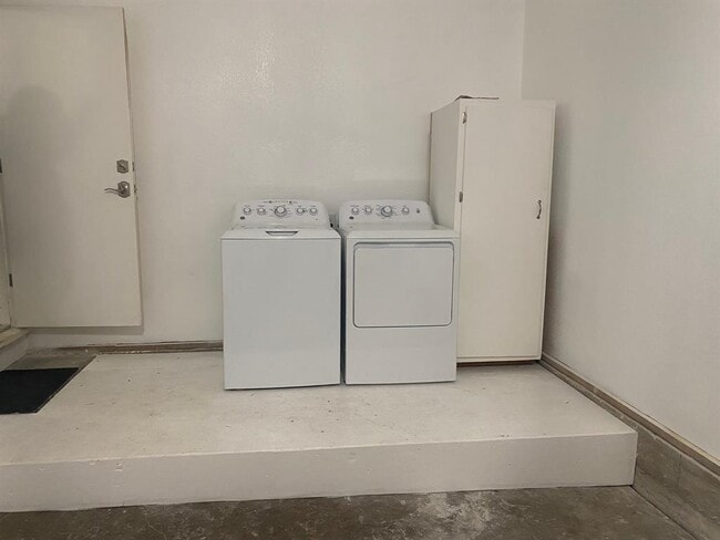 Building Photo - 1818 S 39th St