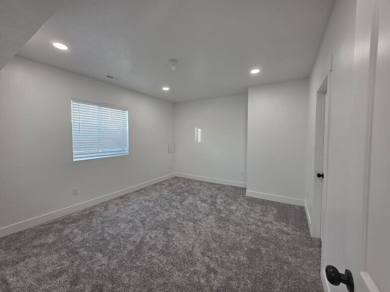 Building Photo - 13554 S Watts Ln