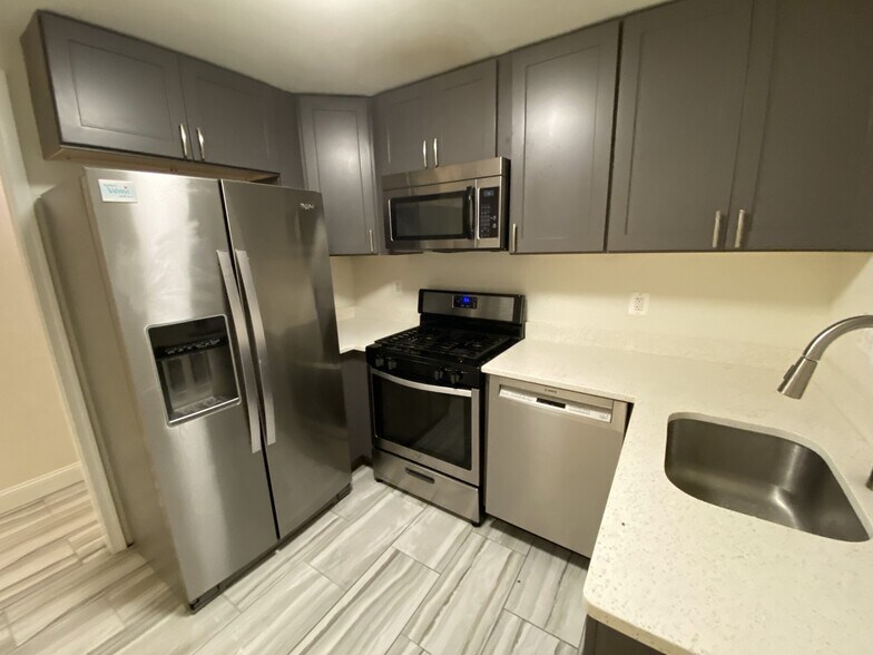 Building Photo - 3021 15th St NW