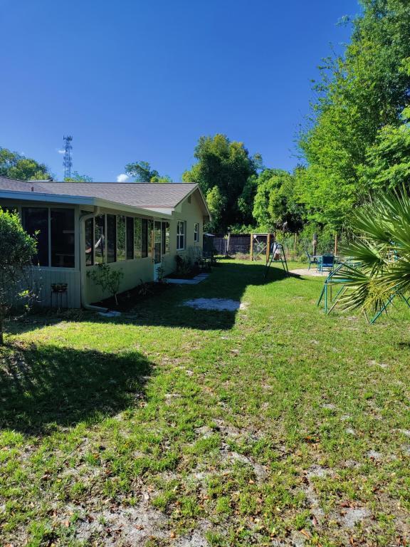 Building Photo - 4 Blaine Ct