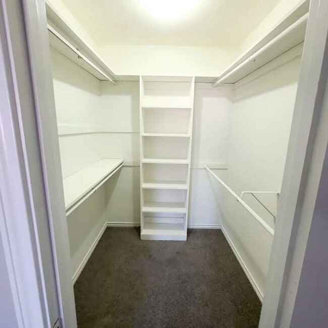 Building Photo - 11350/52 Quail Run St