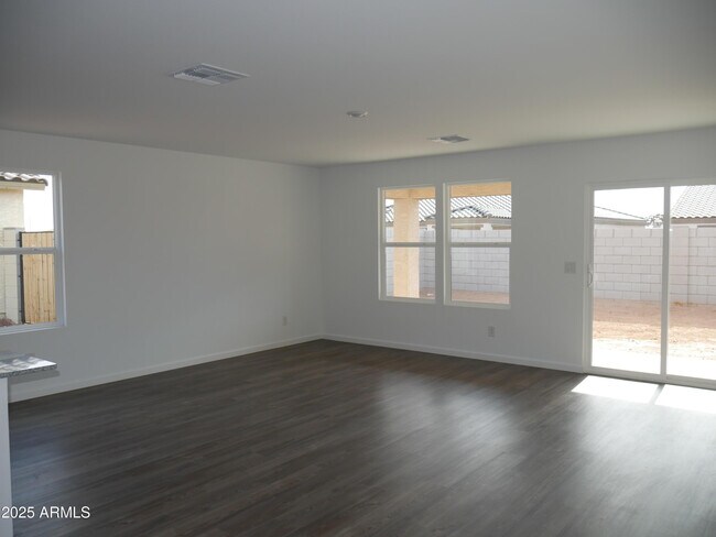 Building Photo - 1397 E Peggy Dr