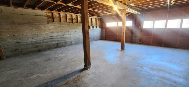 Building Photo - 1220 Cannon St