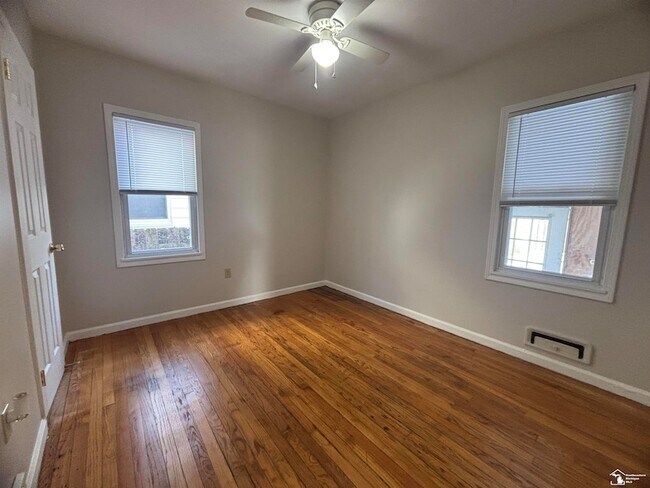 Building Photo - 1273 Lindbergh St