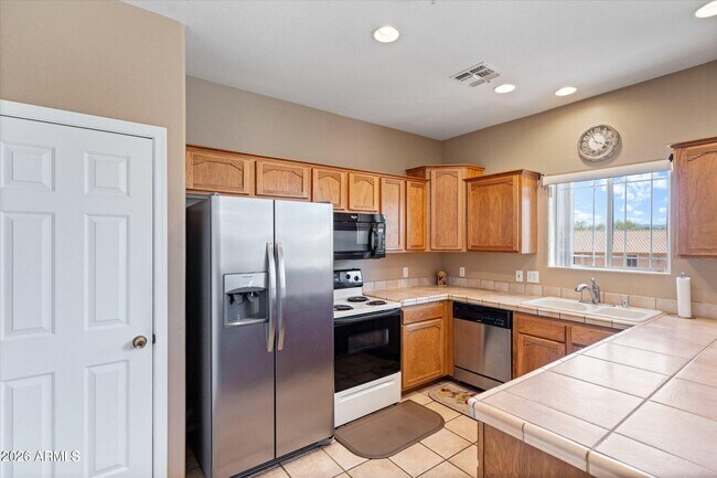 Building Photo - 9750 N Monterey Dr