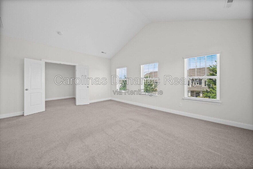 Building Photo - 1106 Cigar Ln