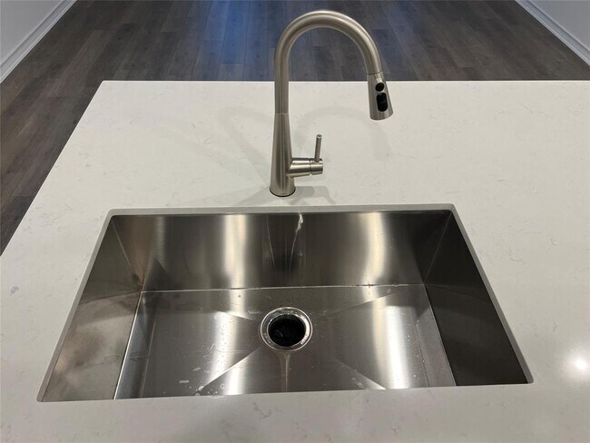 Building Photo - 497 Papaya Dr