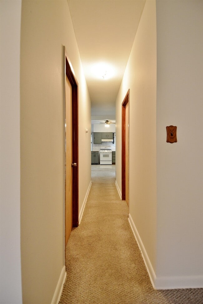 Building Photo - 38 E 41st St