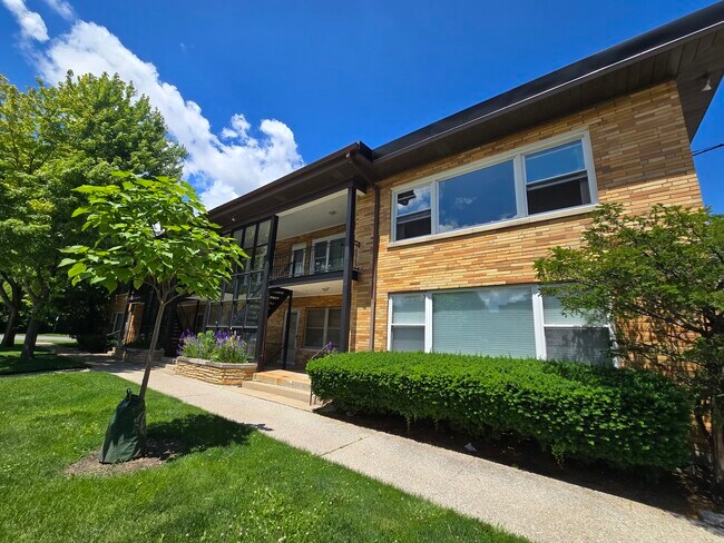 1301 N Harlem Ave - 1301 N Harlem Ave Oak Park IL 60302 | Apartment Finder