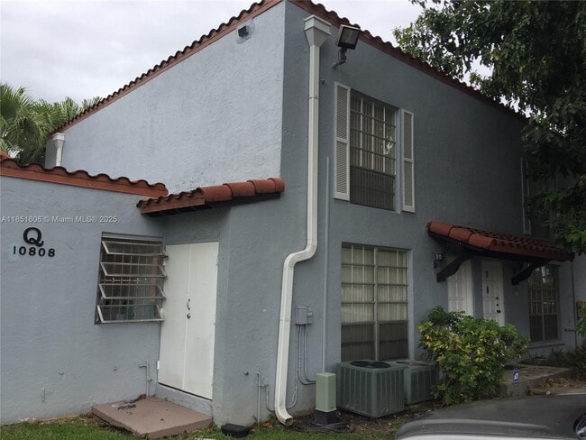 Primary Photo - 10808 N Kendall Dr