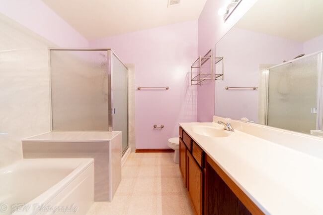 Building Photo - 850 County Line Rd