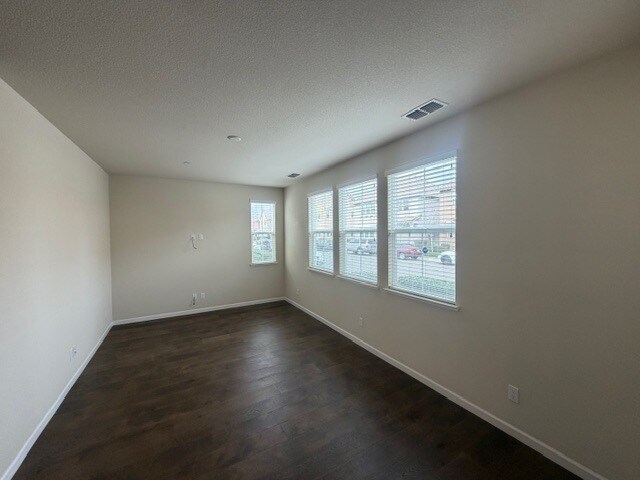 Building Photo - 3936 Purple Finch Ln