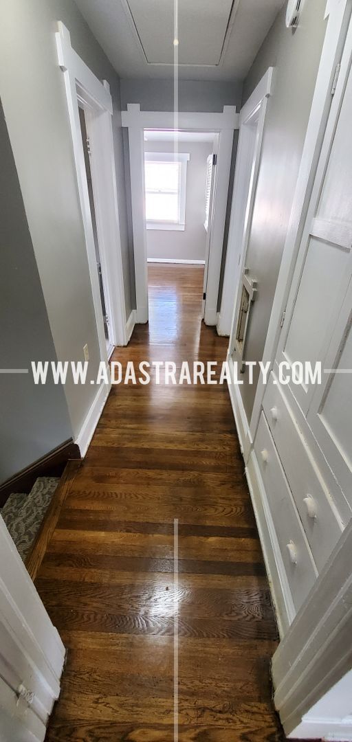 Building Photo - Amazing Historic Independence Home-Availab...