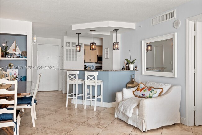 Building Photo - 6917 Collins Ave