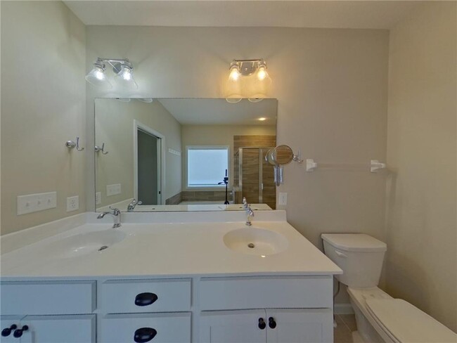 Building Photo - 1341 Meadow Ln