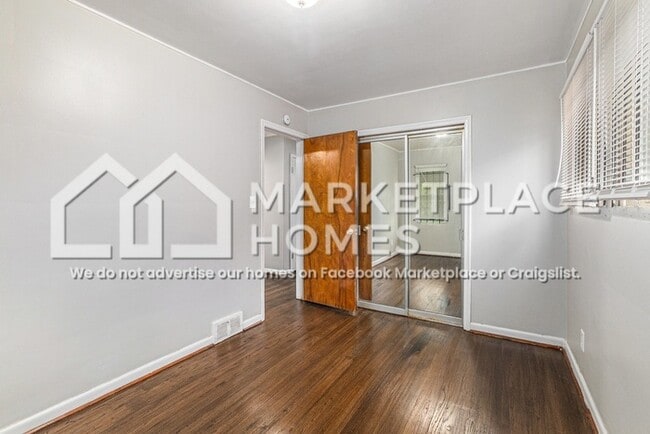 Building Photo - 9421 Courville St