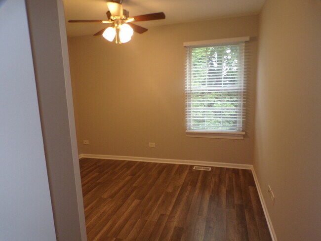 Building Photo - 558 Nantucket Way