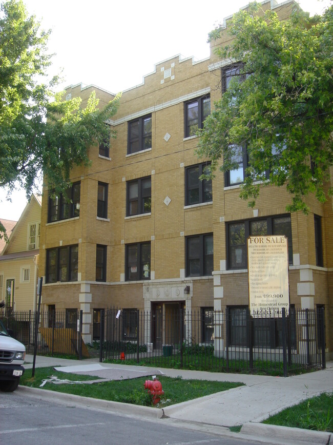 Building Photo - 2707 W Altgeld St