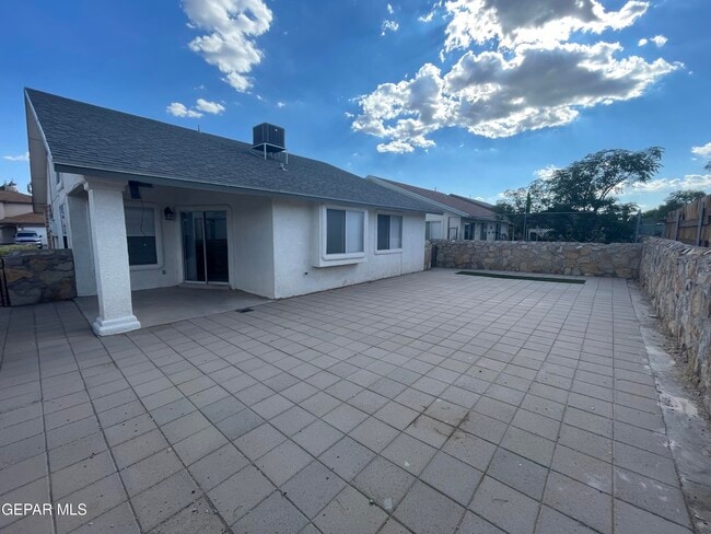 Building Photo - 11785 Snow Hawk Dr