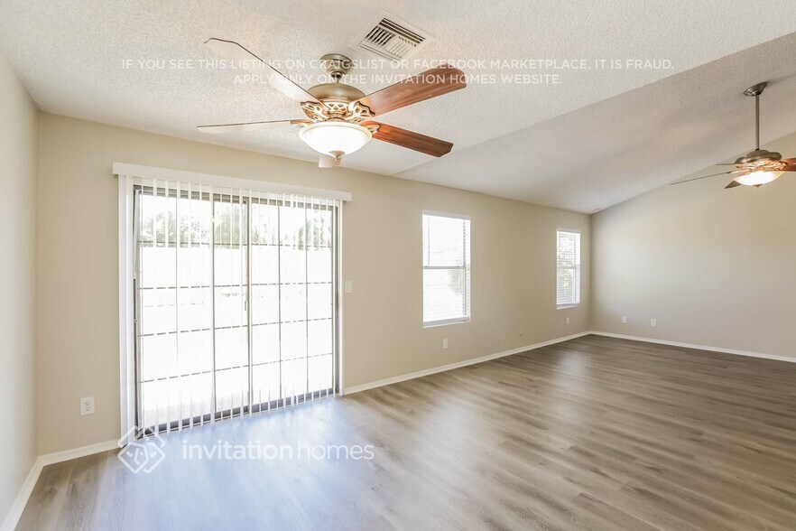 Building Photo - 5930 E Elmwood St