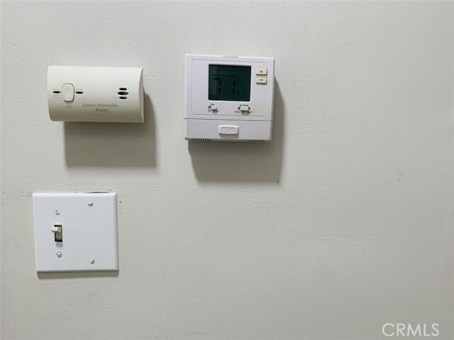 Building Photo - 8843 E Greenwood Ave