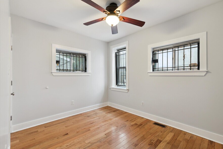 Building Photo - 1703 W Montgomery Ave