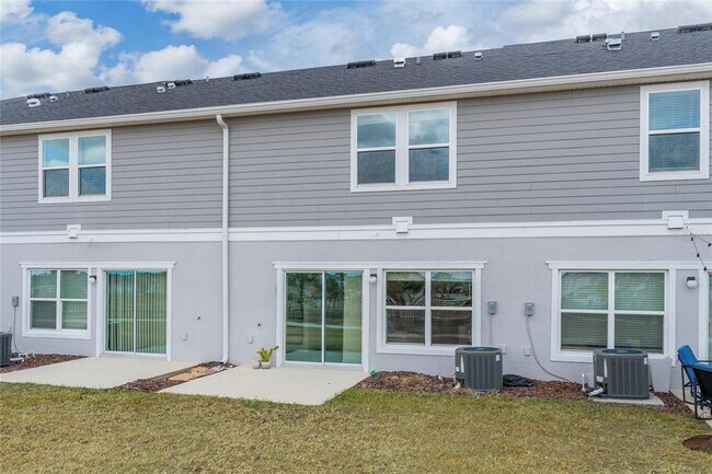 Building Photo - 697 Stoney Pointe Cir
