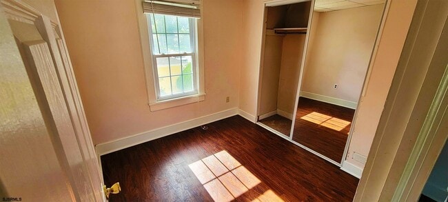 Building Photo - 239 Roosevelt Ave