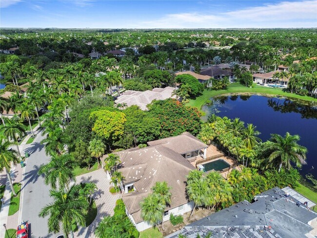 Building Photo - 2514 Poinciana Dr