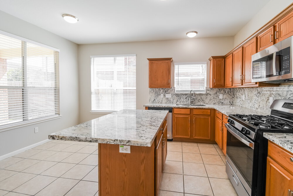 Building Photo - 1060 Cabot Cove