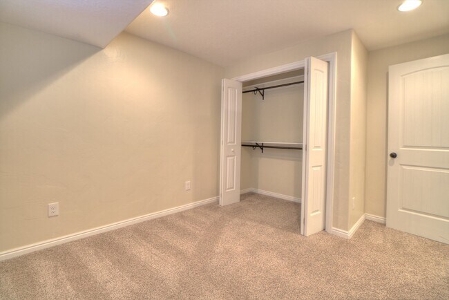 Building Photo - New reduced rent!