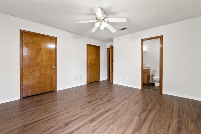 Building Photo - 3/2 Sherwood