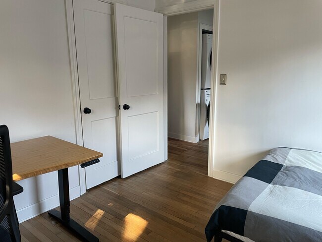 Building Photo - 1614 E 50th St