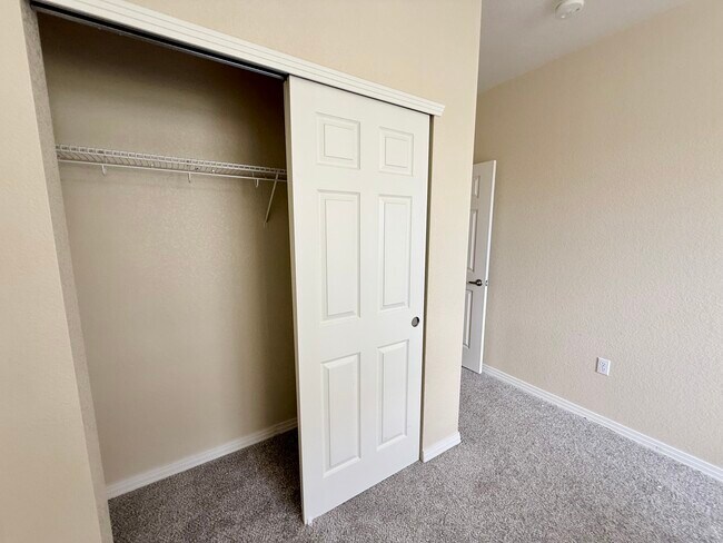 Building Photo - 9434 Ashbury Cir