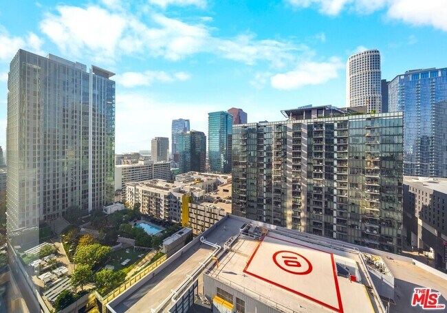 Building Photo - 801 S Grand Ave