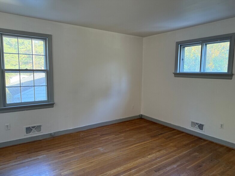 Building Photo - 1507 Westshire Ln