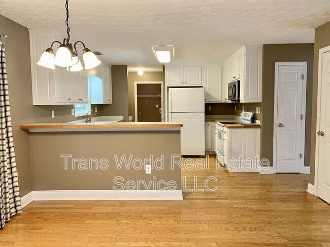 Building Photo - 4442 Keenly Valley Dr NE