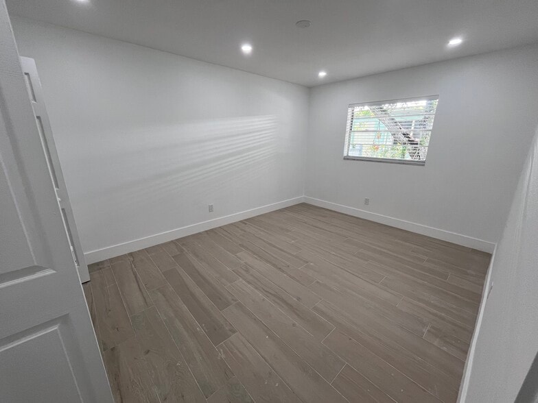 Building Photo - 108 Caribbean Ave