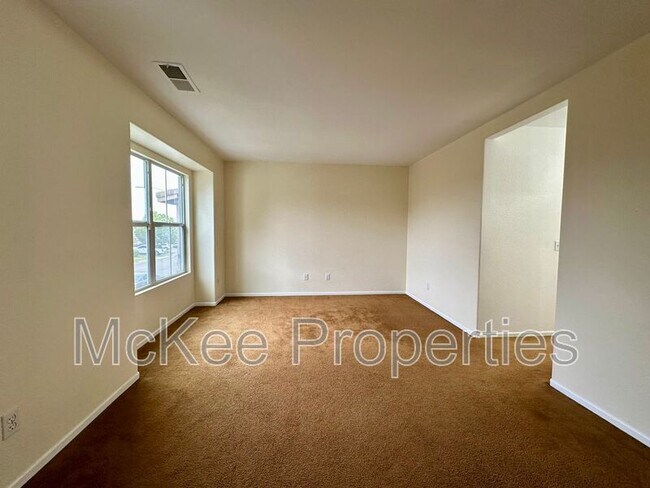 Building Photo - 1168 Bow Willow Trail Way