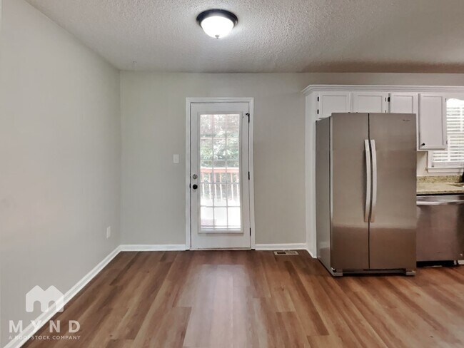 Building Photo - 258 Cove Rd