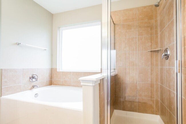 Building Photo - 1023 Doubletree Glen Dr