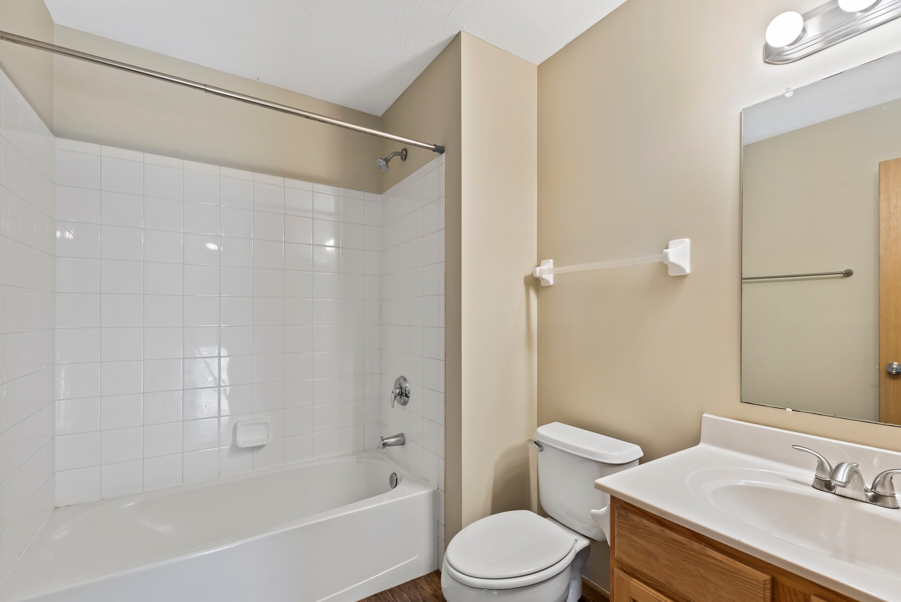 Building Photo - 77 W Fieldstone