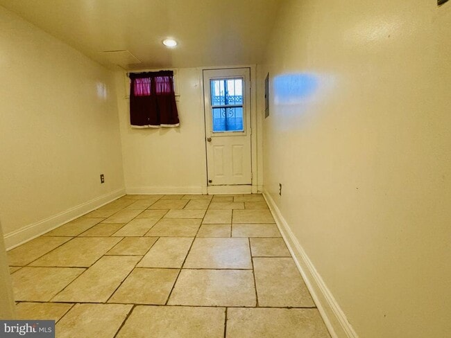 Building Photo - 4118 Buena Vista Ave