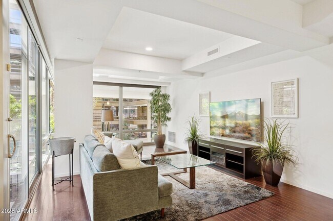 Building Photo - 7151 E Rancho Vista Dr