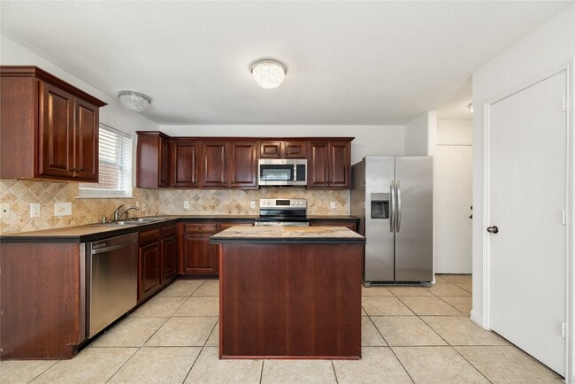 Building Photo - 2042 Mickle Creek Dr